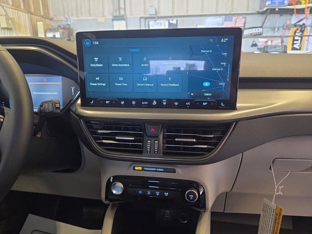 2024 Star White Metallic Tri-Coat Ford Escape FWD FWD Crossover