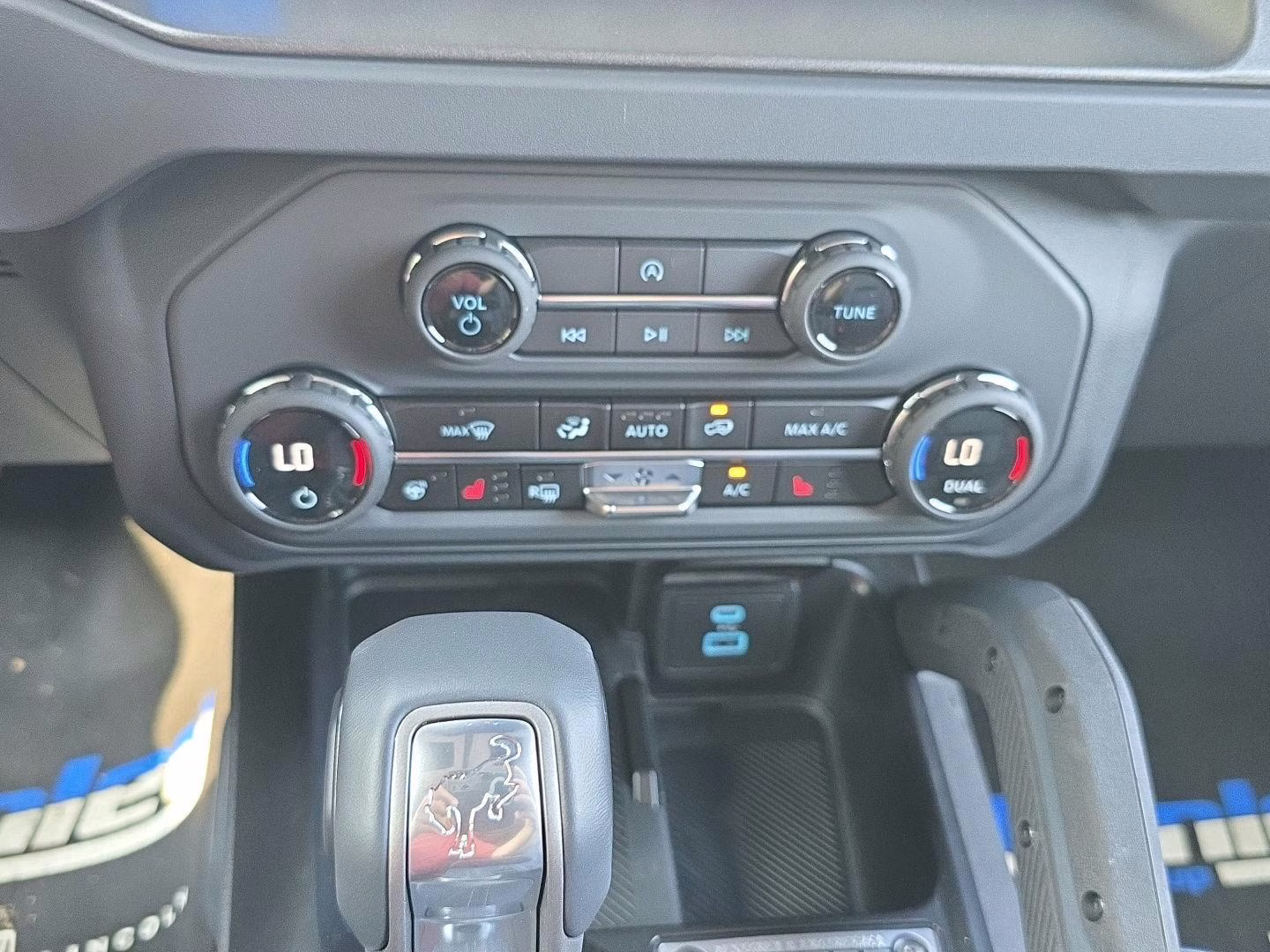 2025 ERUPTION GREEN METALLIC Ford Bronco Badlands 4X4 SUV