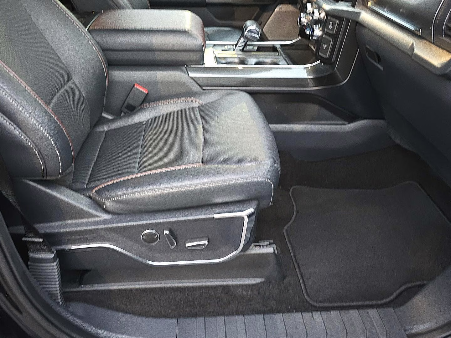 2023 Agate Black Ford F-150 LARIAT 4X4 Truck