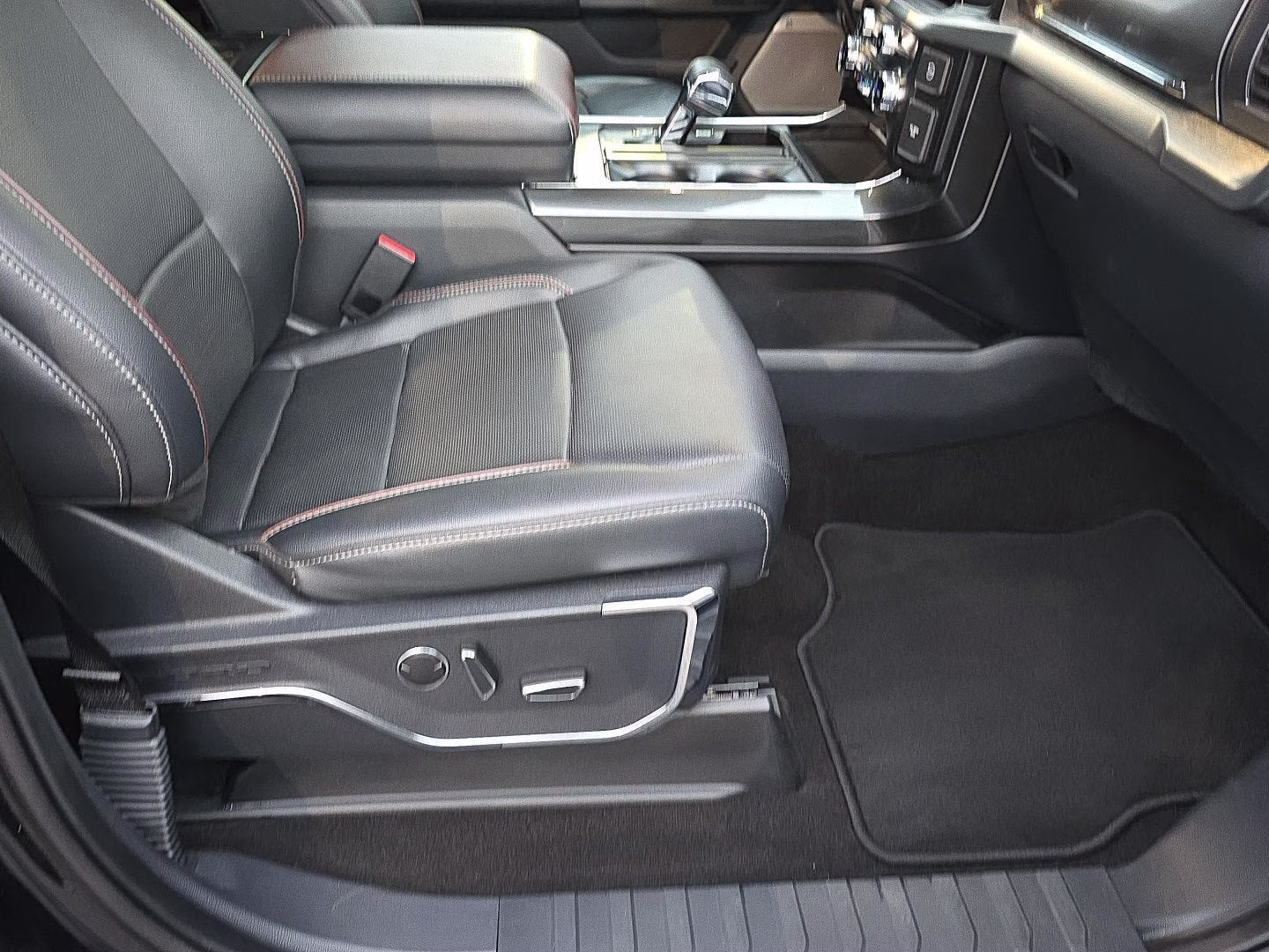 2023 Agate Black Ford F-150 LARIAT 4X4 Truck