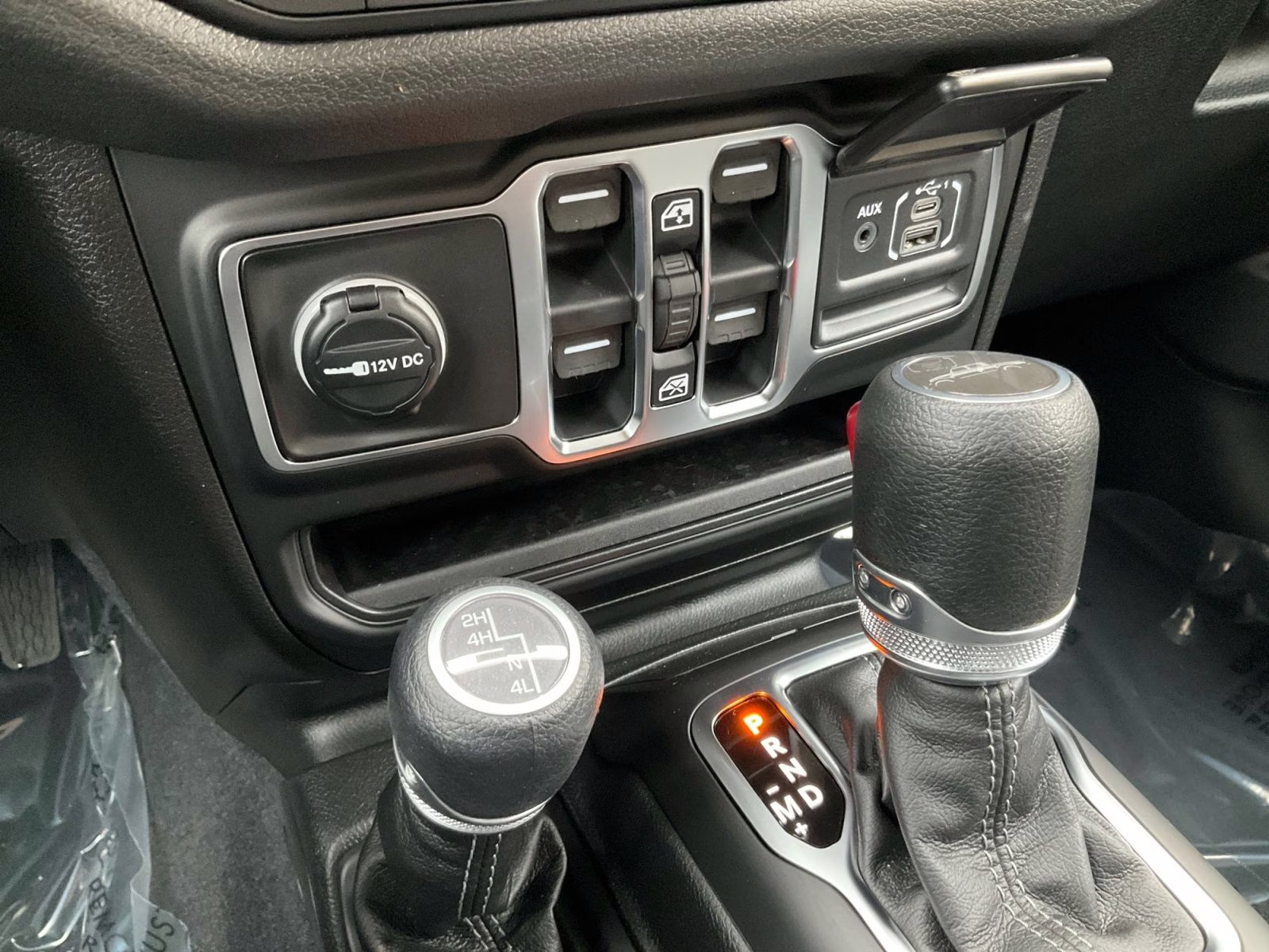 2026 Black Clearcoat Jeep Gladiator Sport 4X4 Truck