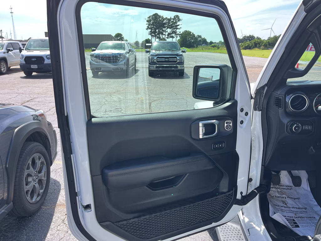 2021 Bright White Clearcoat Jeep Wrangler Unlimited Sahara Altitude 4X4 SUV