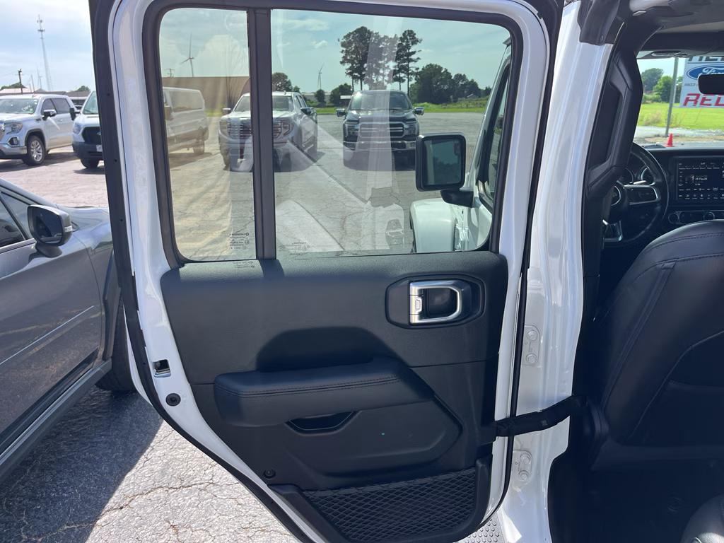 2021 Bright White Clearcoat Jeep Wrangler Unlimited Sahara Altitude 4X4 SUV