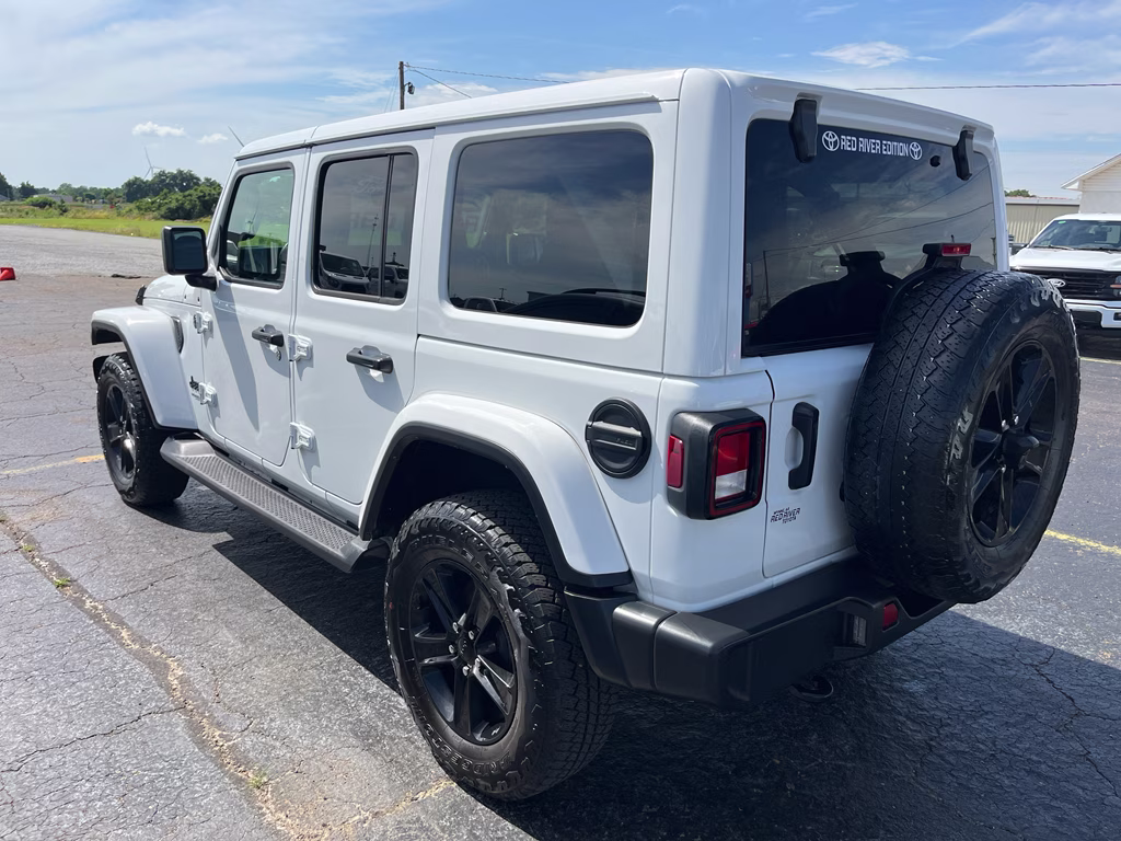 2021 Bright White Clearcoat Jeep Wrangler Unlimited Sahara Altitude 4X4 SUV