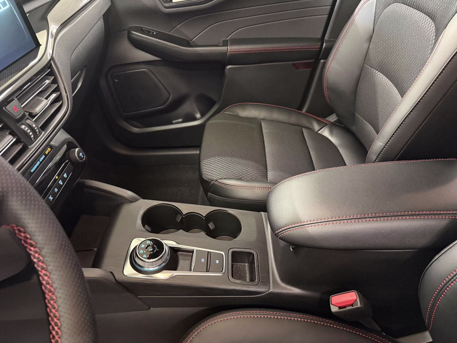 2026 Agate Black Metallic Ford Escape ST-Line AWD SUV