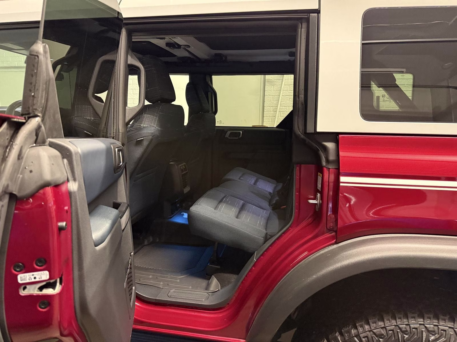 2025 Ruby Red Metallic Tinted Clearcoat Ford Bronco Heritage Edition 4X4 SUV
