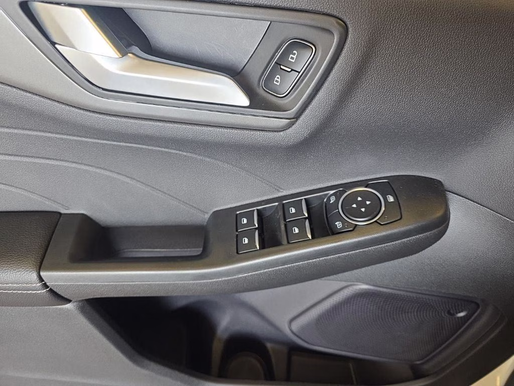 2024 Star White Metallic Tri-Coat Ford Escape FWD FWD Crossover