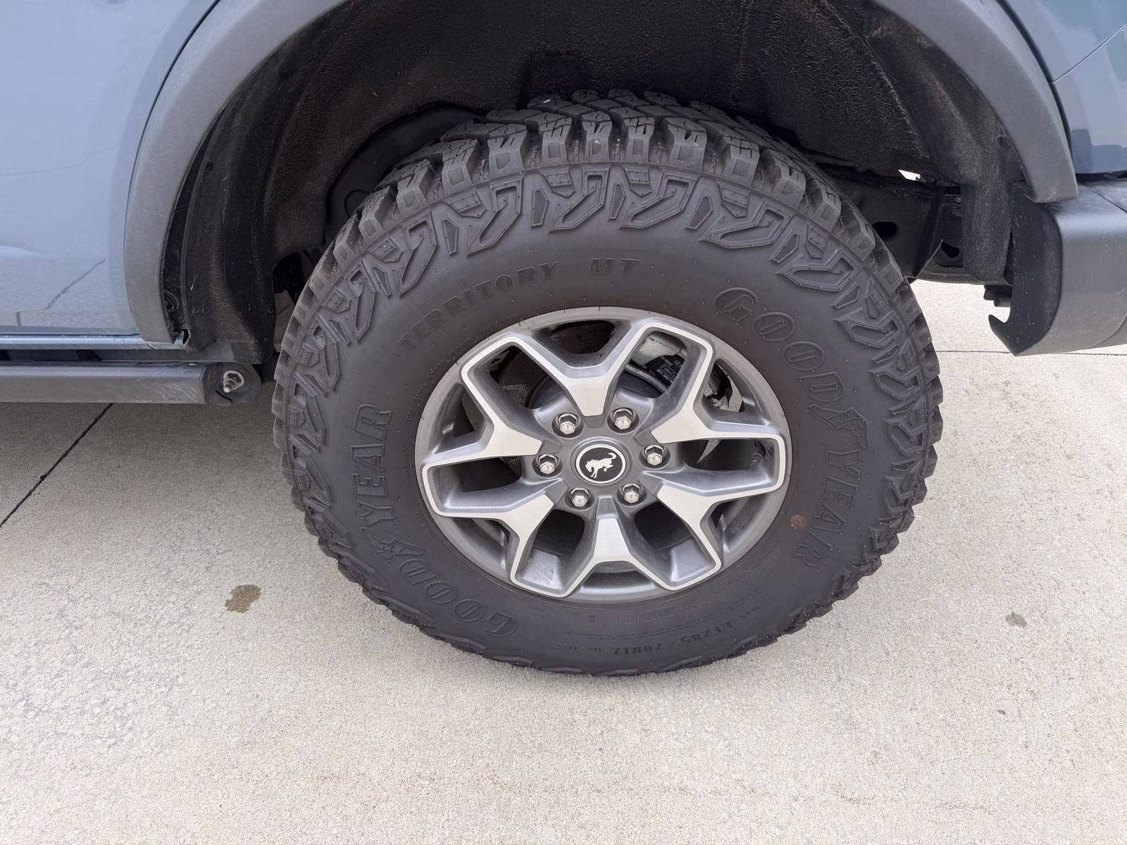 2025 Azure Gray Metallic Tri-Coat Ford Bronco Badlands 4X4 SUV