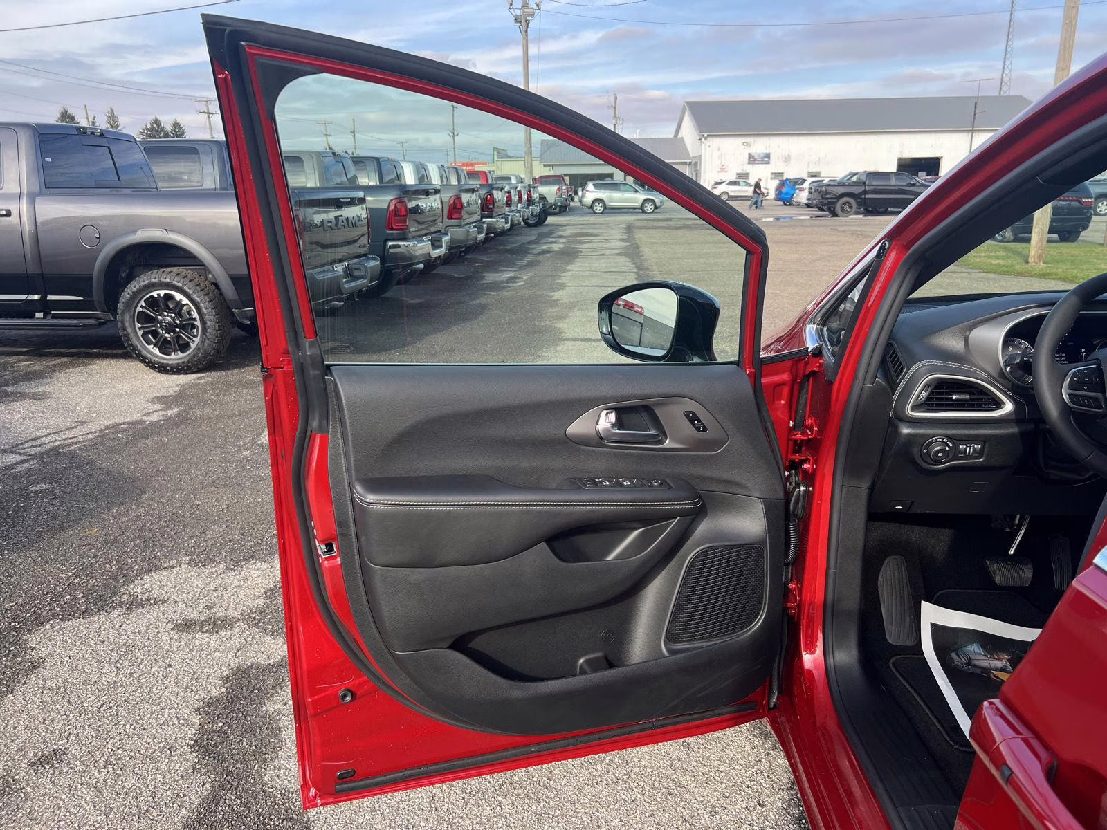 2026 Red Hot Pearlcoat Chrysler Pacifica Select FWD Van