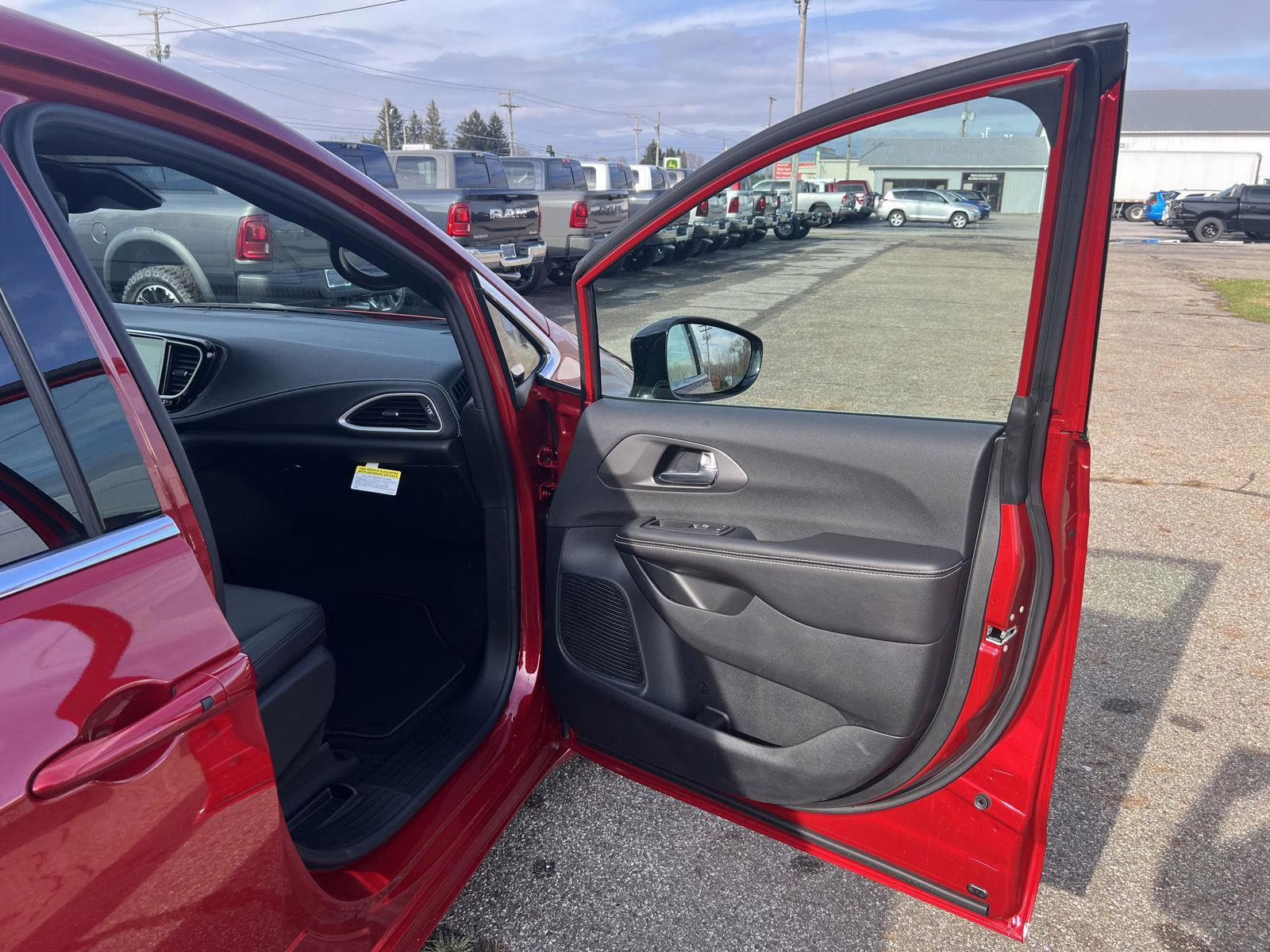 2026 Red Hot Pearlcoat Chrysler Pacifica Select FWD Van
