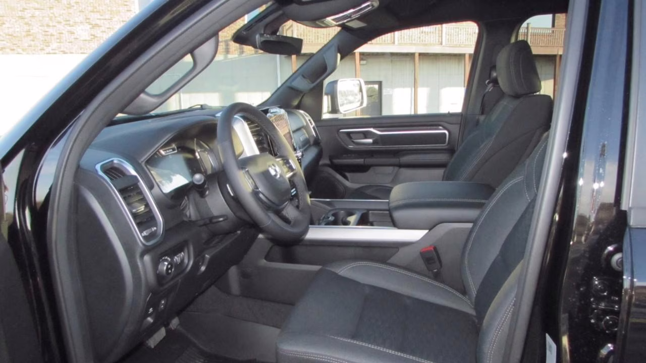 2026 Diamond Black Crystal Pearlcoat Ram 1500 Big Horn/Lone Star 4X4 Truck