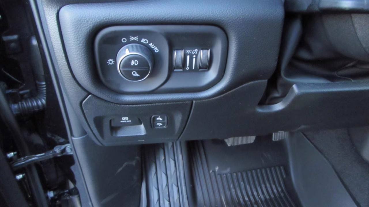 2026 Diamond Black Crystal Pearlcoat Ram 1500 Big Horn/Lone Star 4X4 Truck