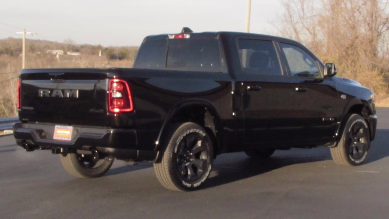 2026 Diamond Black Crystal Pearlcoat Ram 1500 Big Horn/Lone Star 4X4 Truck