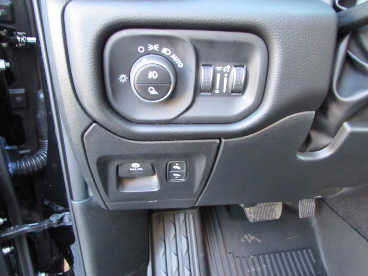 2026 Diamond Black Crystal Pearlcoat Ram 1500 Big Horn/Lone Star 4X4 Truck