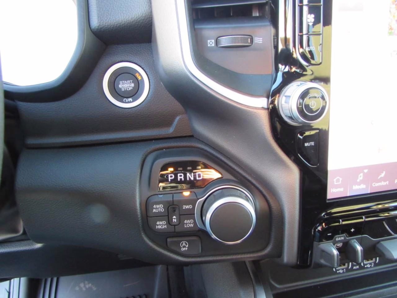 2026 Diamond Black Crystal Pearlcoat Ram 1500 Big Horn/Lone Star 4X4 Truck