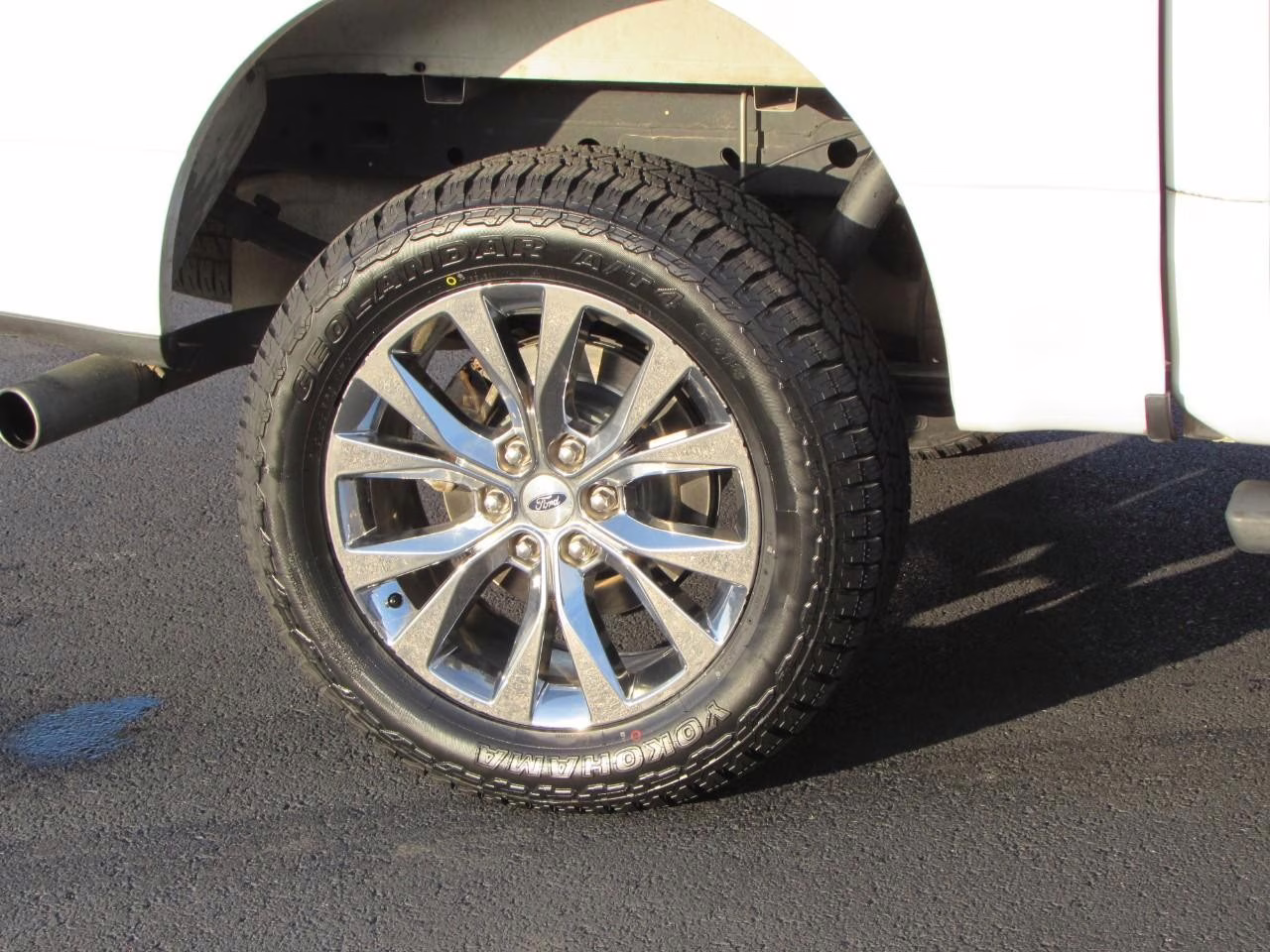 2016 White Platinum Metallic Tri-Coat Ford F-150 XLT 4X4 Truck