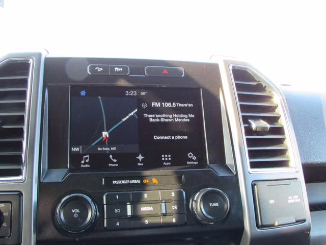 2016 White Platinum Metallic Tri-Coat Ford F-150 XLT 4X4 Truck