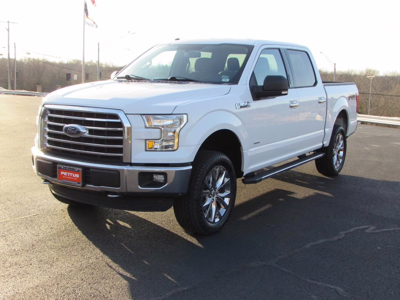 2016 White Platinum Metallic Tri-Coat Ford F-150 XLT 4X4 Truck