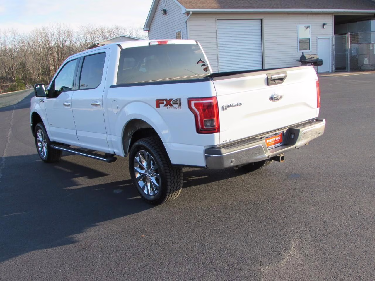 2016 White Platinum Metallic Tri-Coat Ford F-150 XLT 4X4 Truck