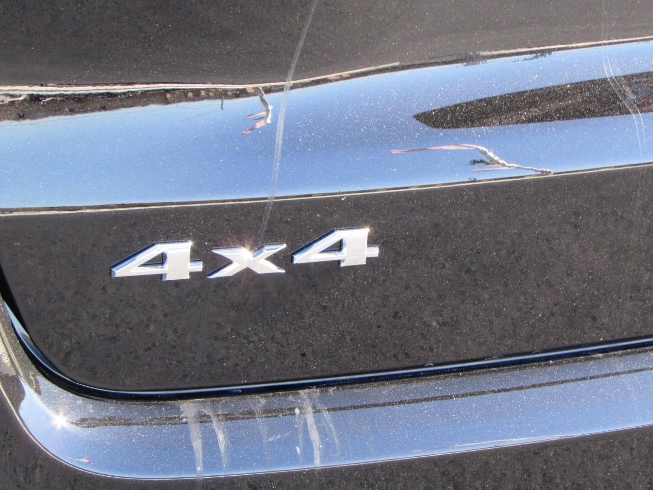 2026 Diamond Black Crystal Pearlcoat Jeep Compass Latitude 4X4 SUV