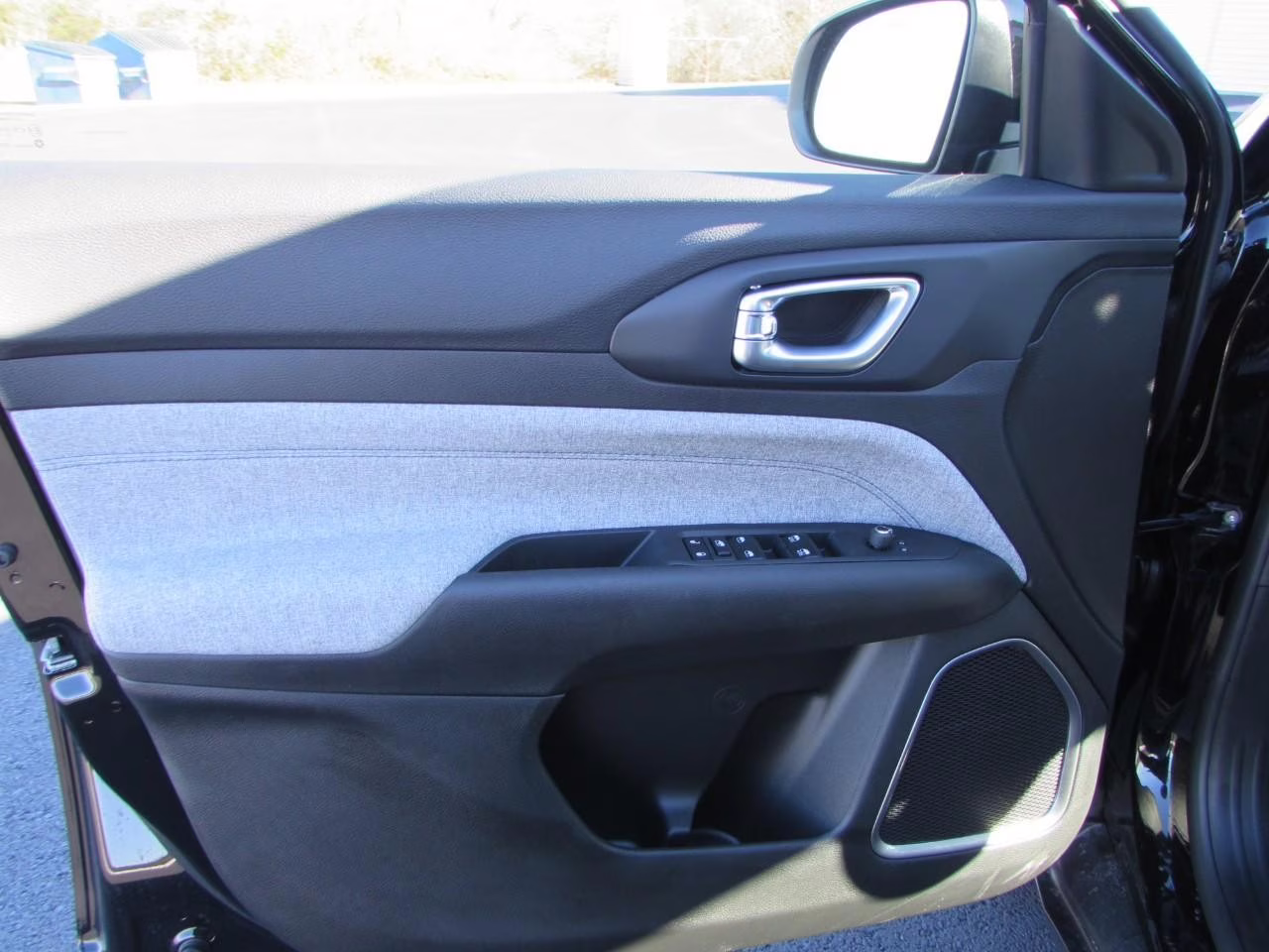 2026 Diamond Black Crystal Pearlcoat Jeep Compass Latitude 4X4 SUV