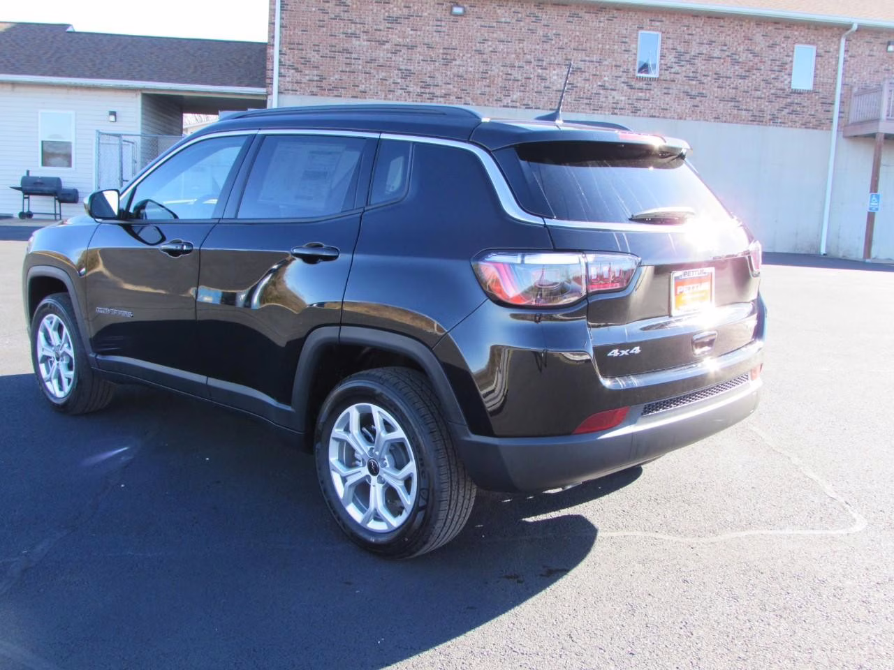 2026 Diamond Black Crystal Pearlcoat Jeep Compass Latitude 4X4 SUV