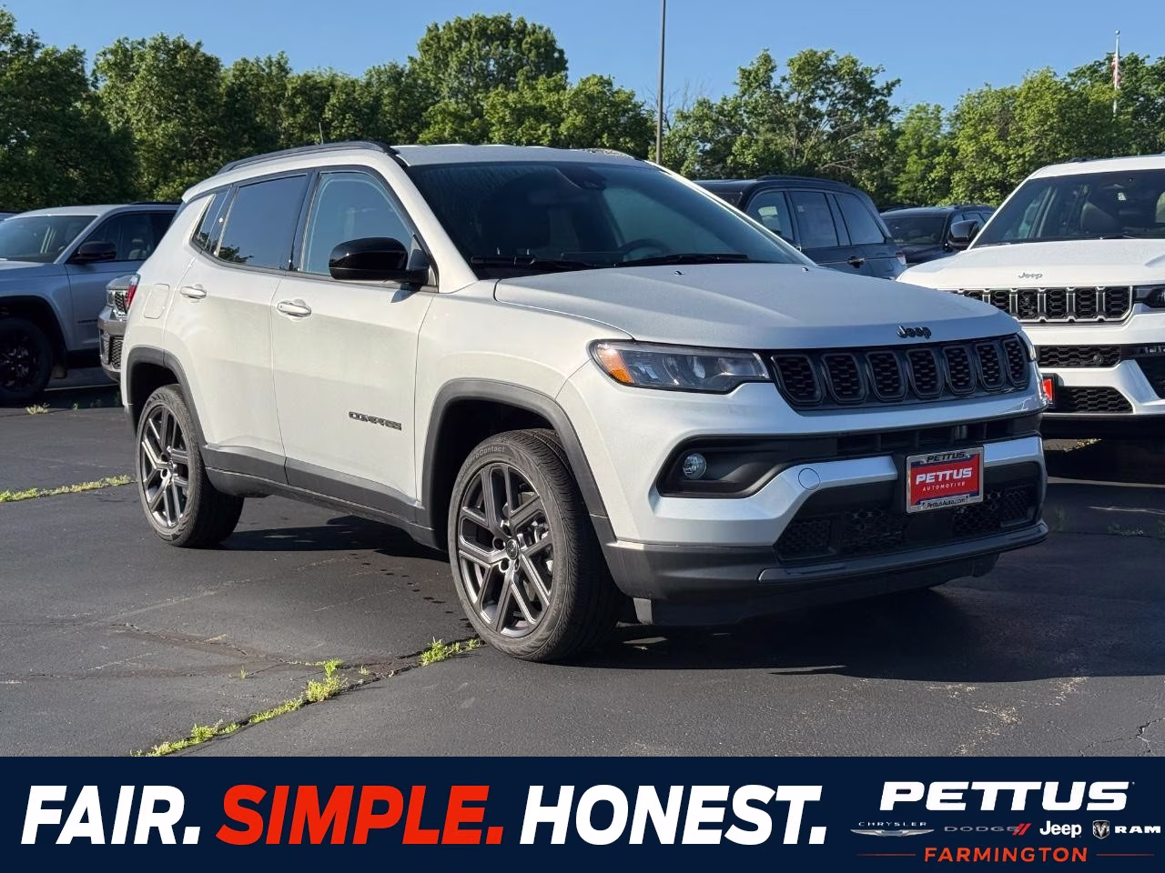 2026 Silver Zynith Metallic Clearcoat Jeep Compass Latitude 4X4 SUV