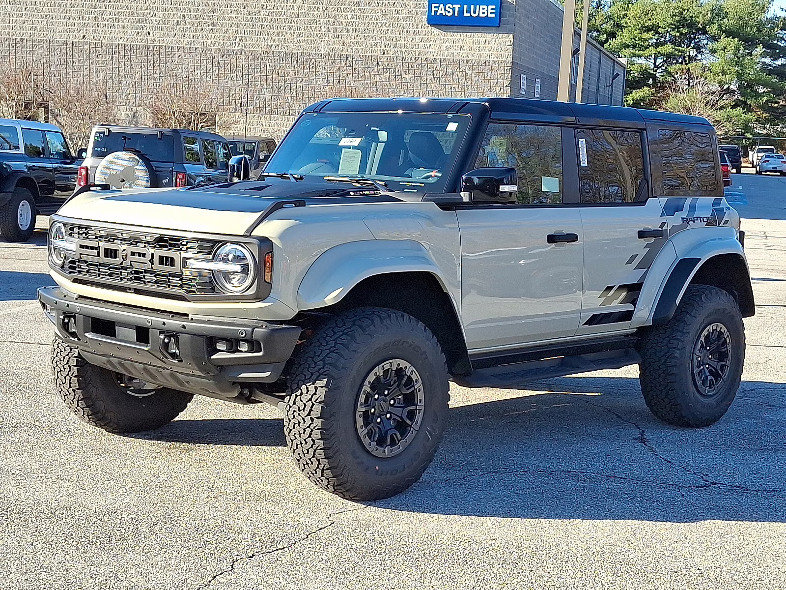 2025 Desert Sand - VA Ford Bronco Raptor 4X4