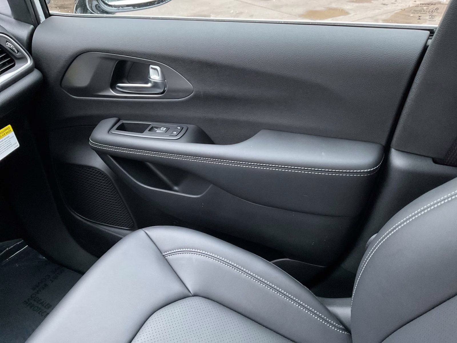 2026 Bright White Clearcoat Chrysler Pacifica Select AWD Van