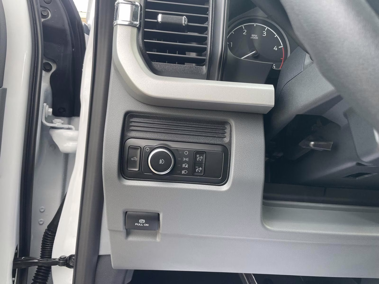 2026 Oxford White Ford Super Duty F-250 SRW XL 4X4 Truck