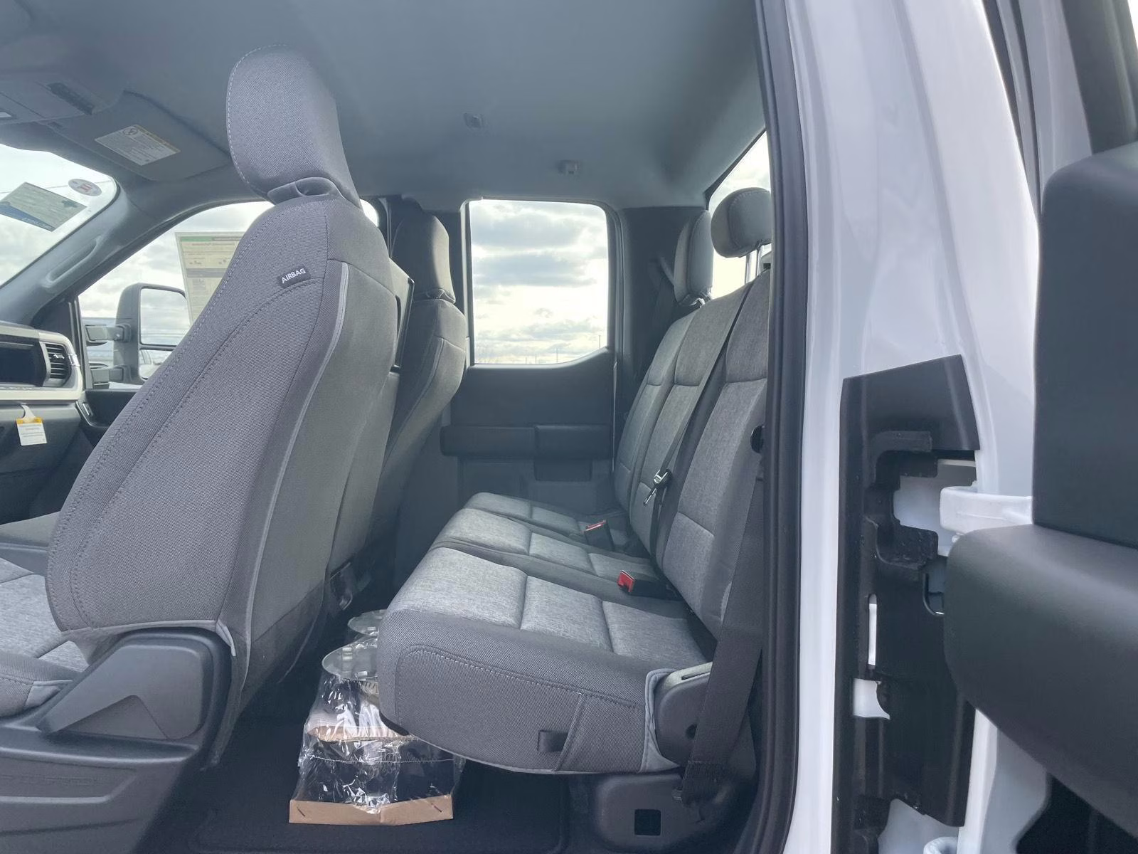 2026 Oxford White Ford Super Duty F-250 SRW XL 4X4 Truck