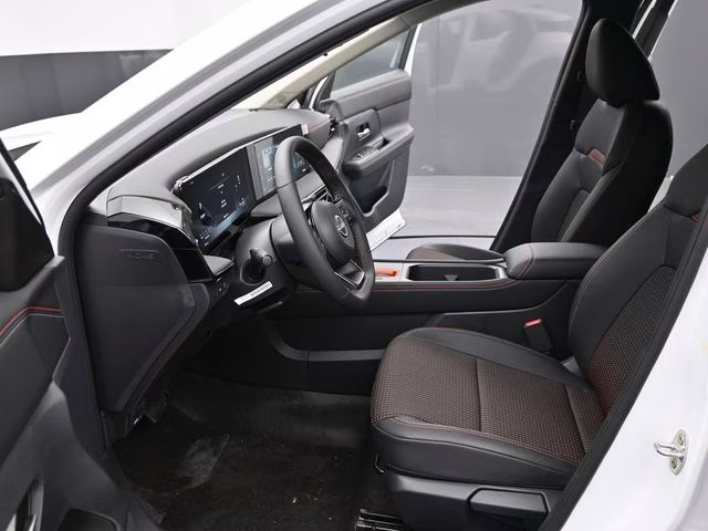 2026 Aspen White Tricoat Nissan Kicks SR FWD SUV