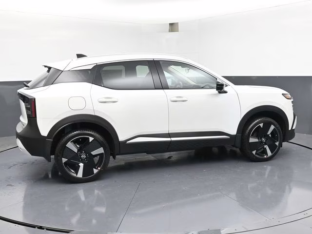 2026 Aspen White Tricoat Nissan Kicks SR FWD SUV