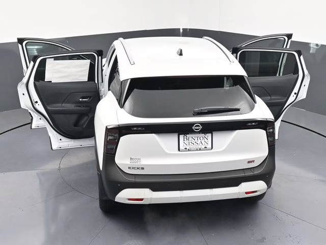 2026 Aspen White Tricoat Nissan Kicks SR FWD SUV