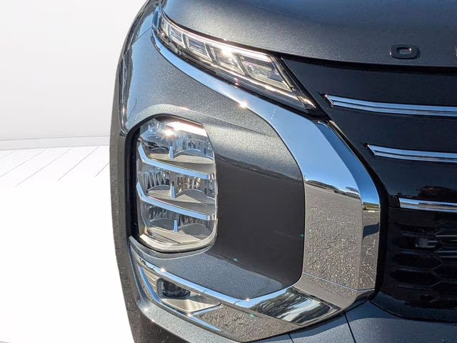 2026 Graphite Gray Mitsubishi Outlander SE FWD SUV