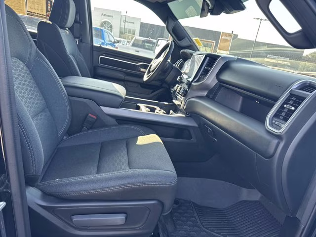 2025 Diamond Black Crystal Pearlcoat Ram 1500 Big Horn 4X4 Truck