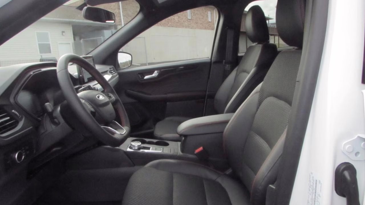 2026 Star White Metallic Tri-Coat Ford Escape ST-Line AWD SUV