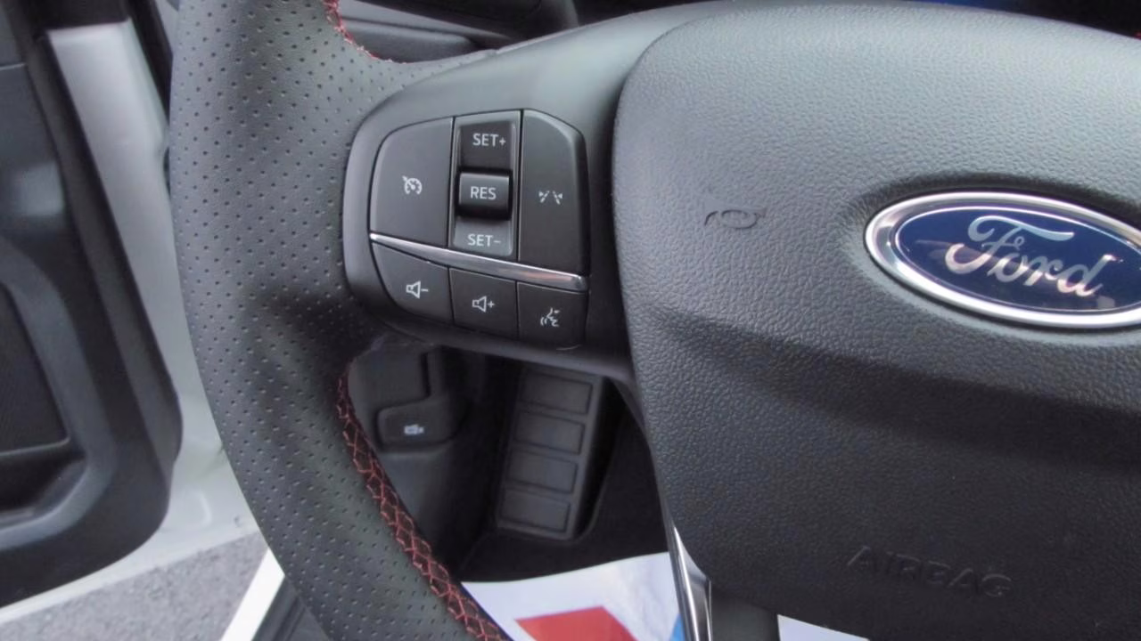 2026 Star White Metallic Tri-Coat Ford Escape ST-Line AWD SUV