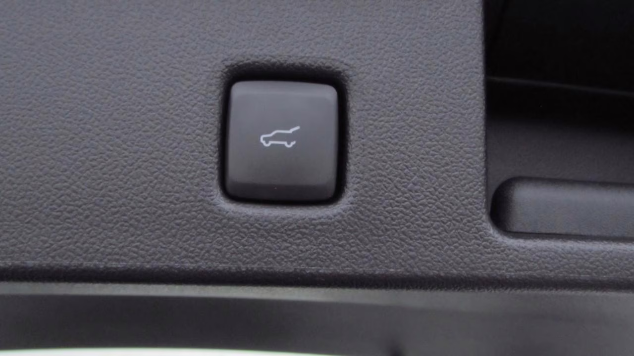 2026 Star White Metallic Tri-Coat Ford Escape ST-Line AWD SUV