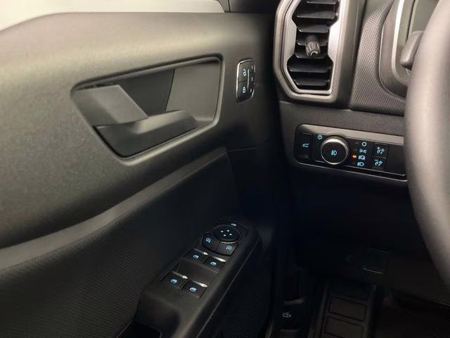 2025 Oxford White Ford Bronco Sport Badlands 4X4 SUV