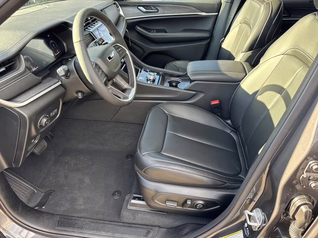 2025 Baltic Gray Metallic Clearcoat Jeep Grand Cherokee L Limited 4X4 SUV