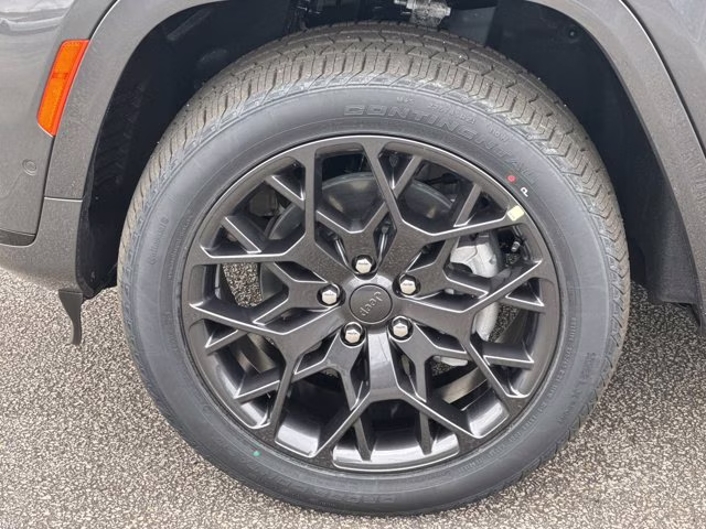 2025 Baltic Gray Metallic Clearcoat Jeep Grand Cherokee L Summit Reserve 4X4 SUV