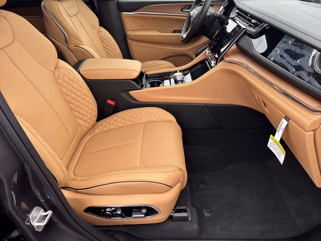 2025 Baltic Gray Metallic Clearcoat Jeep Grand Cherokee L Summit Reserve 4X4 SUV