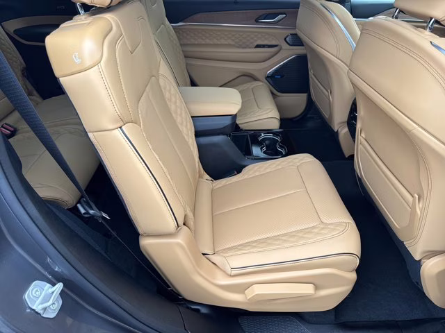 2025 Baltic Gray Metallic Clearcoat Jeep Grand Cherokee L Summit Reserve 4X4 SUV