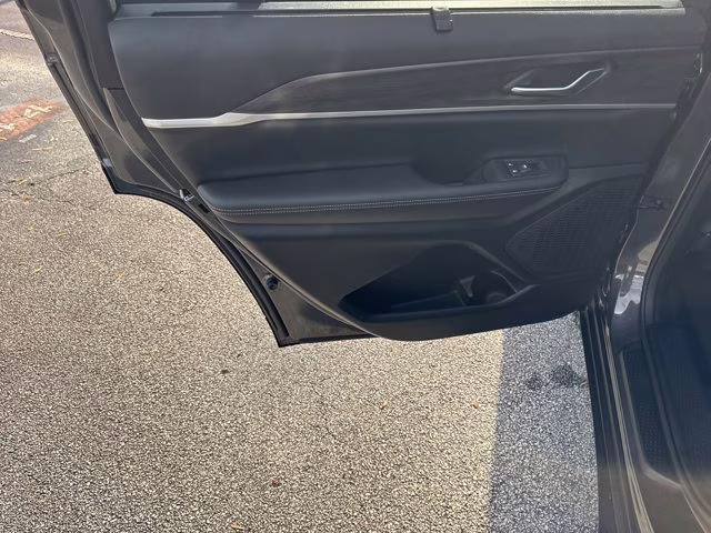 2025 Baltic Gray Metallic Clearcoat Jeep Grand Cherokee L Limited 4X4 SUV