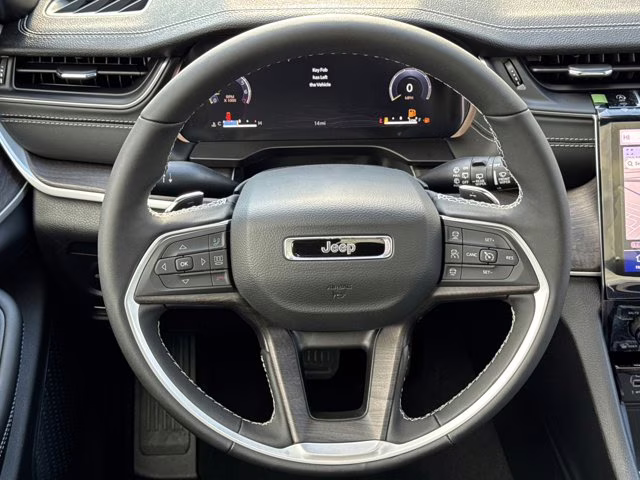 2025 Baltic Gray Metallic Clearcoat Jeep Grand Cherokee L Limited 4X4 SUV