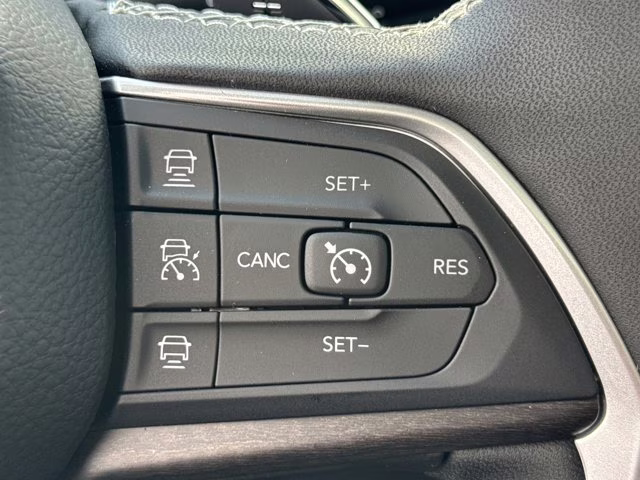 2025 Baltic Gray Metallic Clearcoat Jeep Grand Cherokee L Limited 4X4 SUV