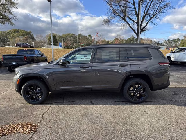 2025 Baltic Gray Metallic Clearcoat Jeep Grand Cherokee L Limited 4X4 SUV