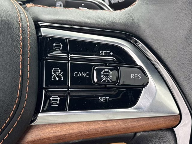 2025 Baltic Gray Metallic Clearcoat Jeep Grand Cherokee L Summit Reserve 4X4 SUV