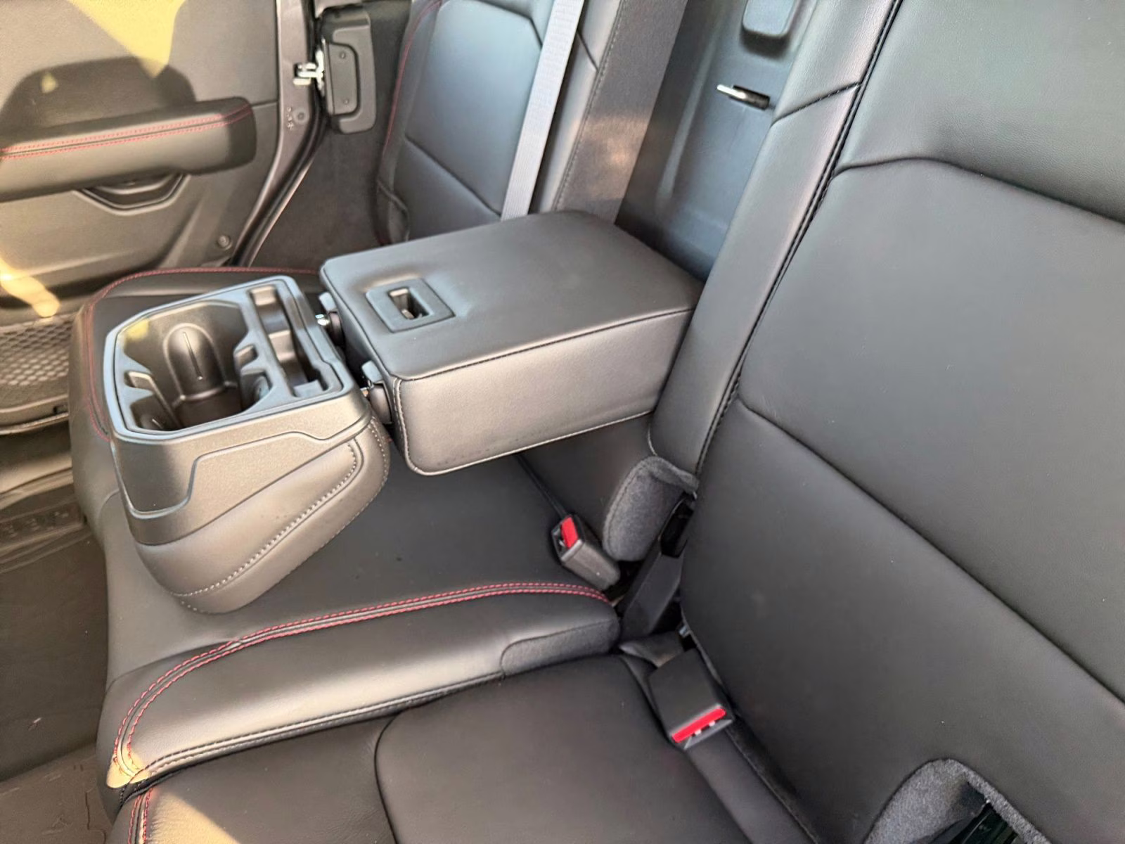 2026 Granite Crystal Metallic Clearcoat Jeep Wrangler Rubicon 4X4 SUV